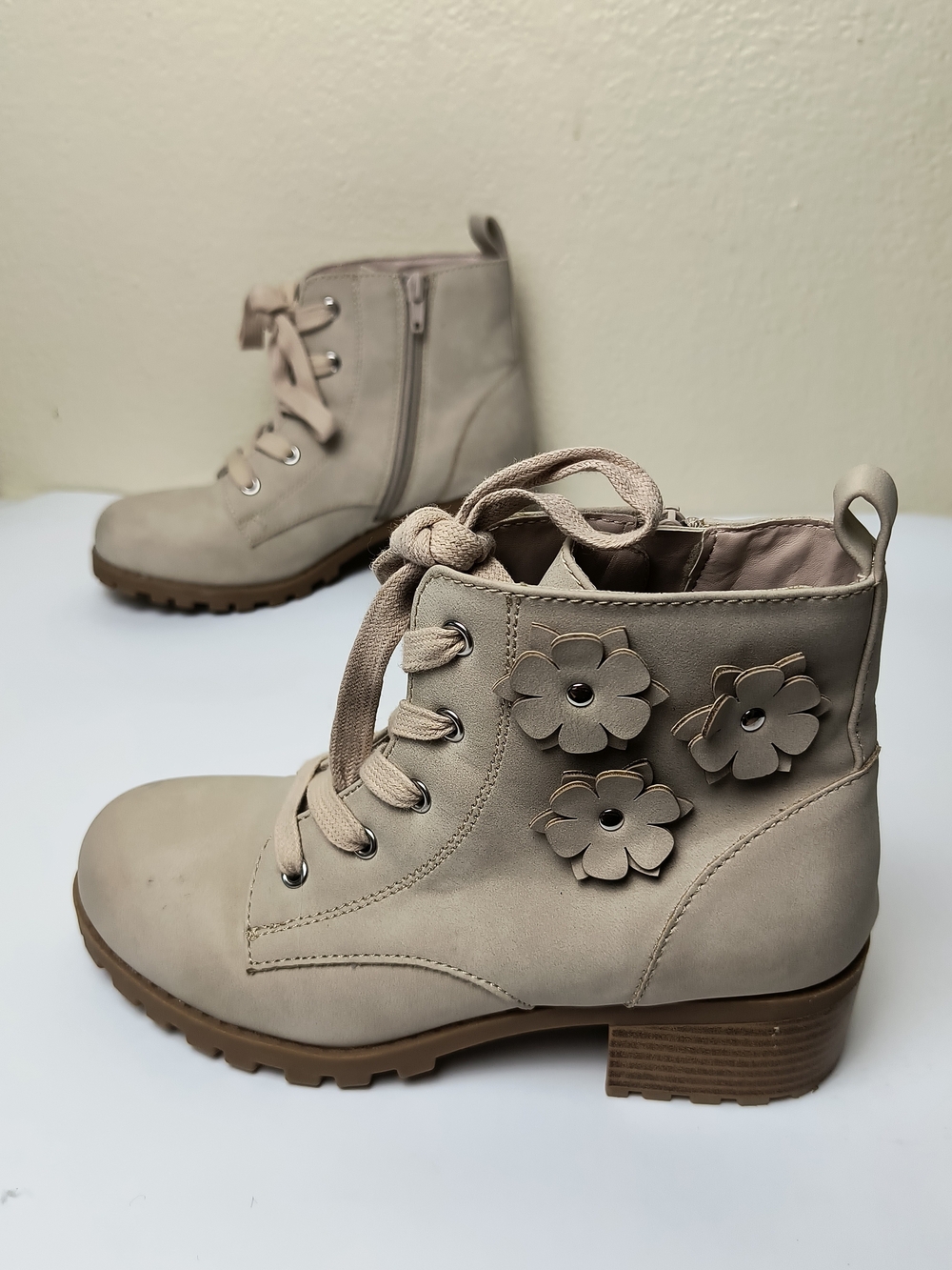 Annie Little Girls 3M Beige Floral Lace-Up Ankle Boots